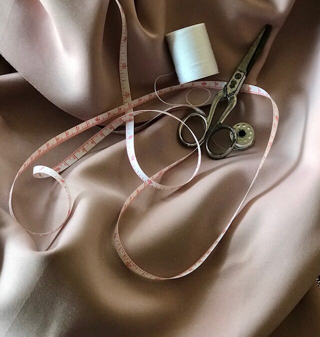 Coudre et broder : comment associer les deux techniques ?